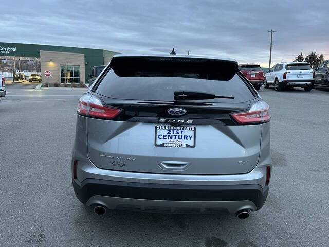 2024 Ford Edge Titanium