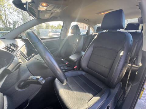 2015 Volkswagen Passat 1.8T Limited Edition