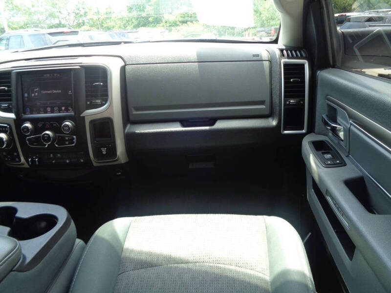 2016 RAM 1500 SLT