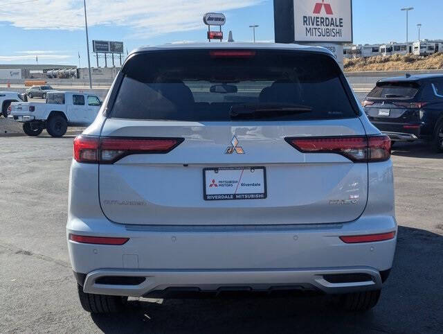 2025 Mitsubishi Outlander PHEV SE