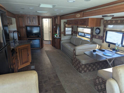 2011 Sportscoach Cross Country 405FK / 40ft