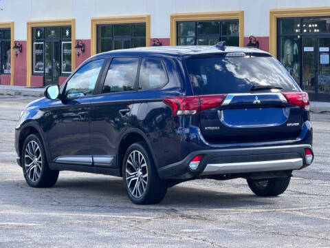 2017 Mitsubishi Outlander ES