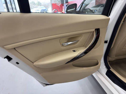 2015 BMW 3 Series 320i