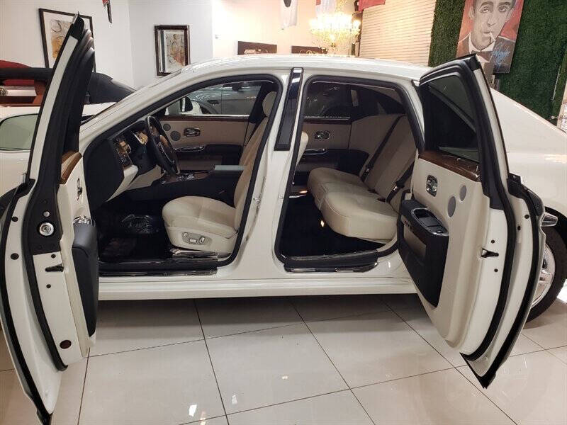 2013 Rolls-Royce Ghost 9