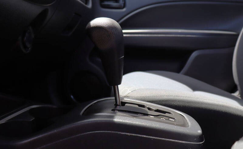 2015 Mitsubishi Mirage DE