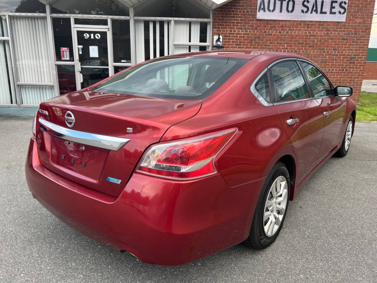 2013 Nissan Altima for sale at Universal Auto Sales LLC in Burlington, NC