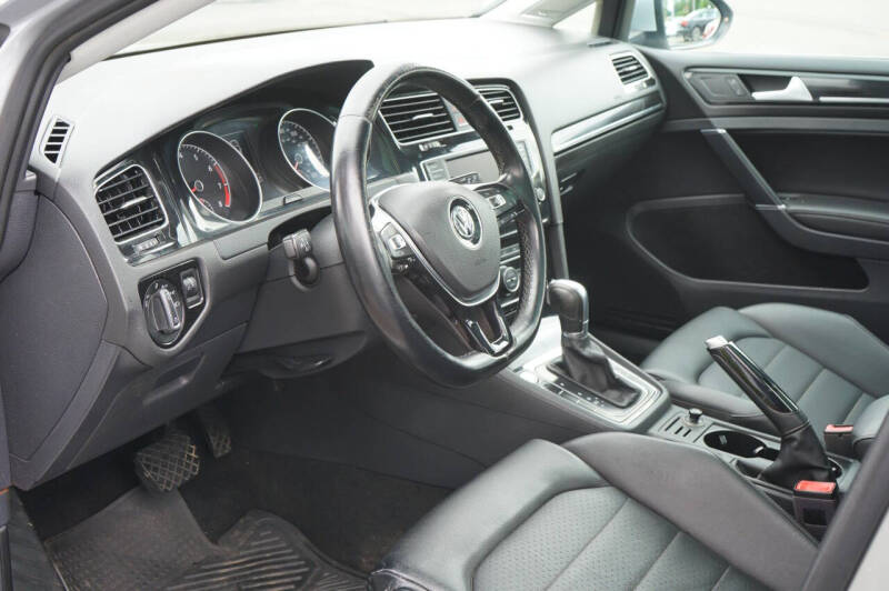 2016 Volkswagen Golf SportWagen