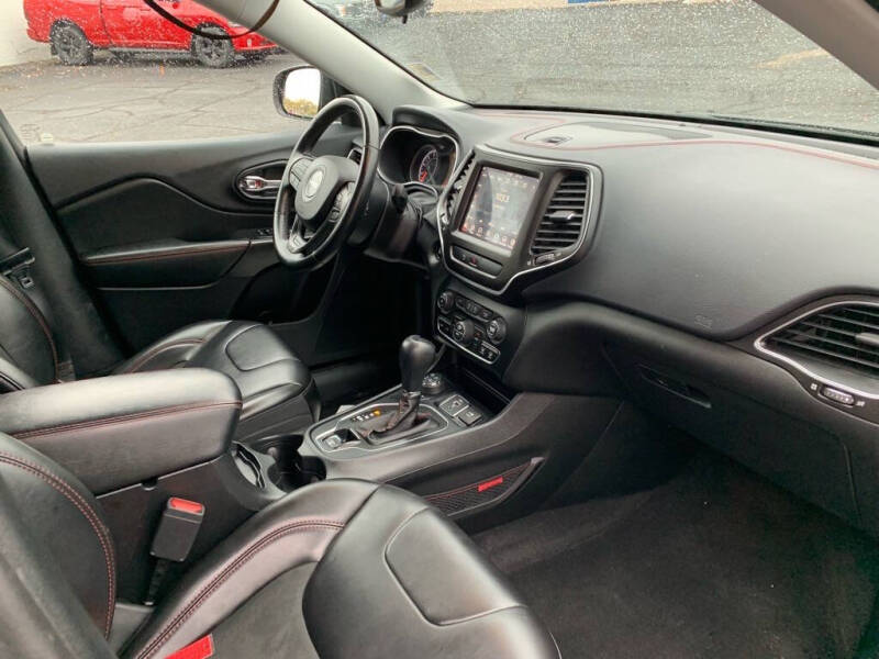 2019 Jeep Cherokee Trailhawk