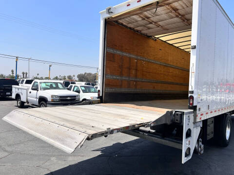 2017 Freightliner M2 106