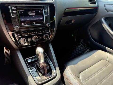 2017 Volkswagen Jetta 2.0T GLI