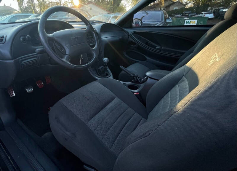 2002 Ford Mustang GT Deluxe photo 19