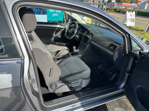 2015 Volkswagen Golf TSI Launch Edition