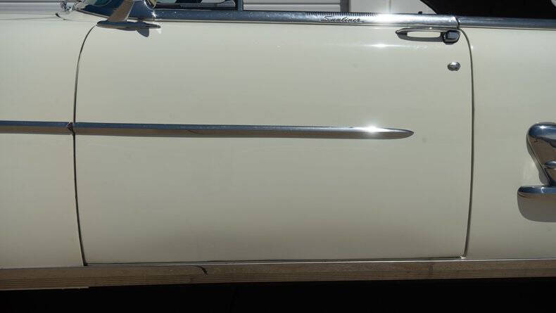 1953 Ford Crestline