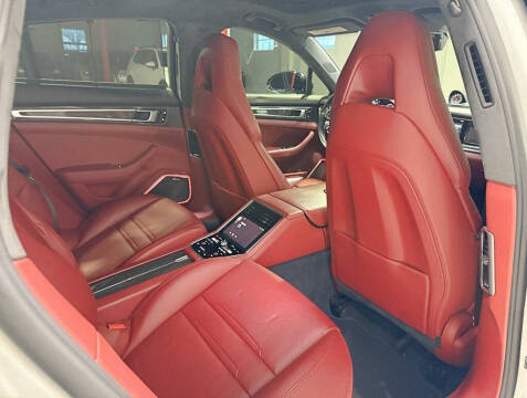 2017 Porsche Panamera Turbo