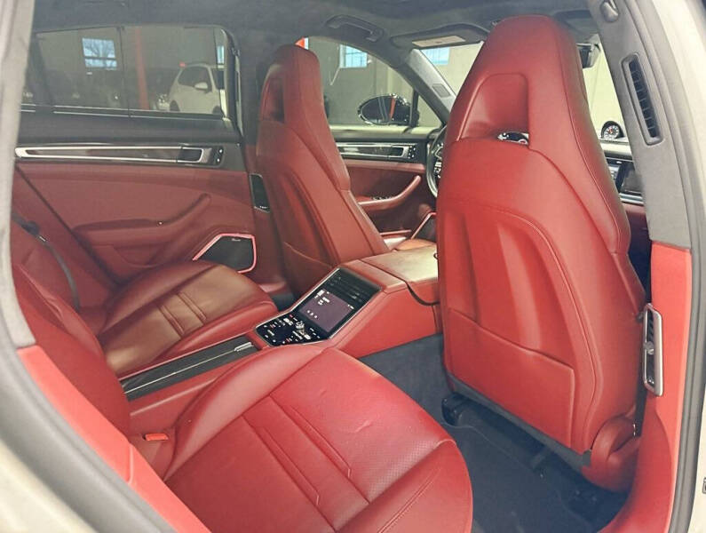 2017 Porsche Panamera Turbo