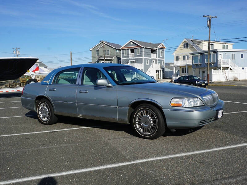 2006 Lincoln Town Car Signature