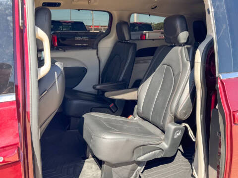 2017 Chrysler Pacifica Touring-L