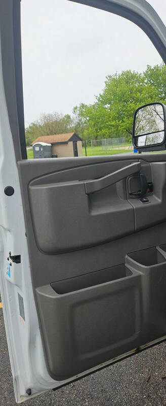 2017 Chevrolet Express LT 2500