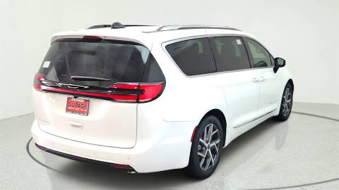 2027 Chrysler Pacifica Pinnacle
