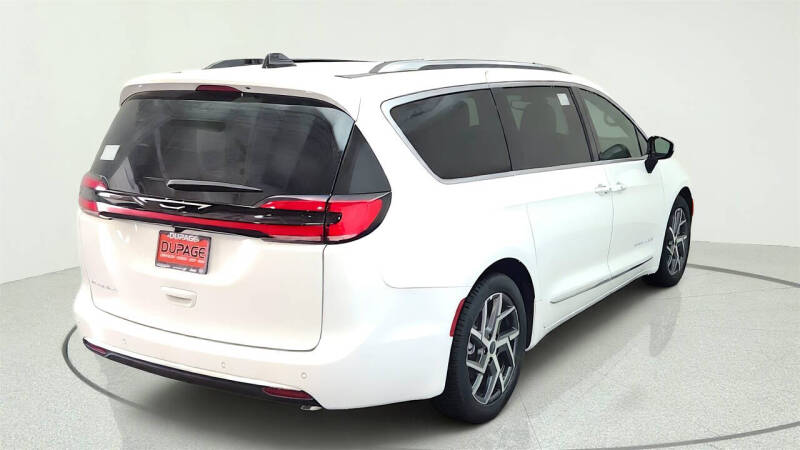 2027 Chrysler Pacifica Pinnacle