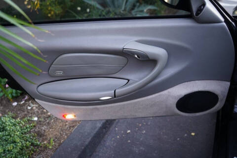 2001 Porsche 911 Carrera 4