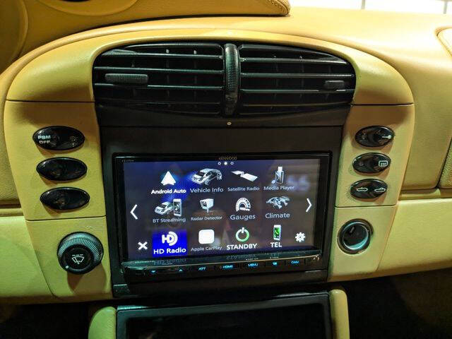 2000 Porsche 911 Carrera 4