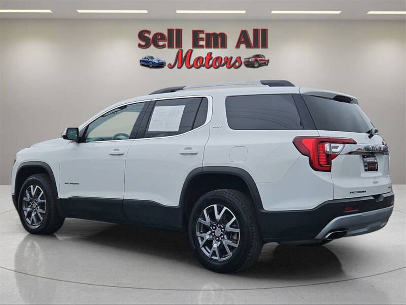 2023 GMC Acadia SLT