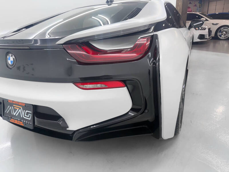 2017 BMW i8