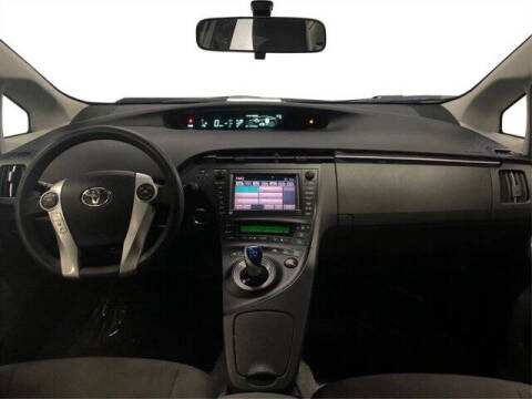 2010 Toyota Prius III