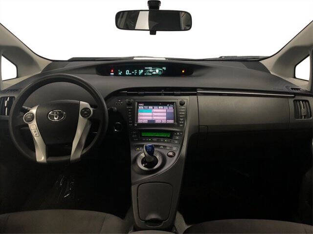 2010 Toyota Prius III