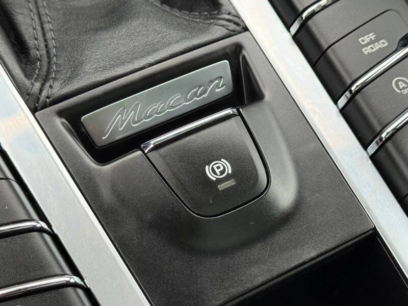 2015 Porsche Macan S