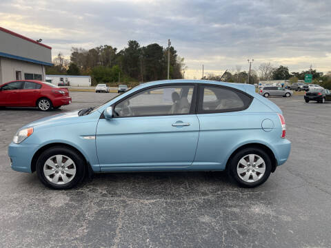 2009 Hyundai Accent for sale at ROWE'S QUALITY CARS INC in Bridgeton NC