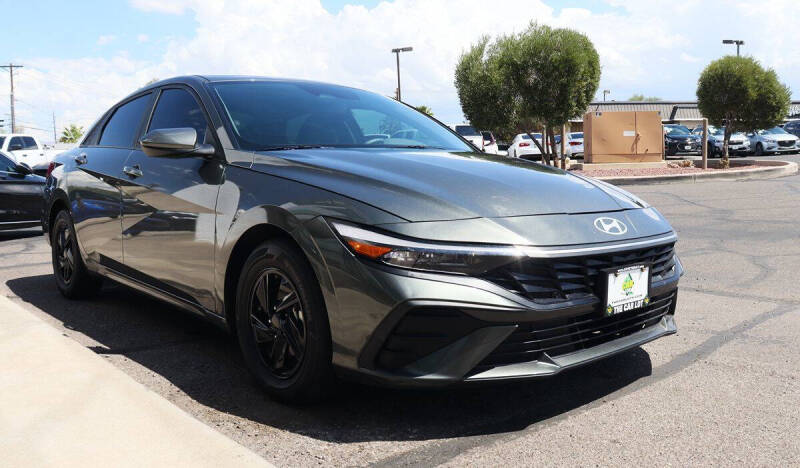 2024 Hyundai Elantra SE