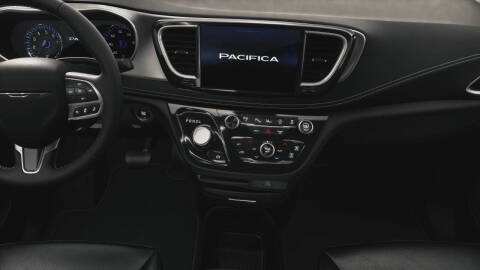 2027 Chrysler Pacifica Select