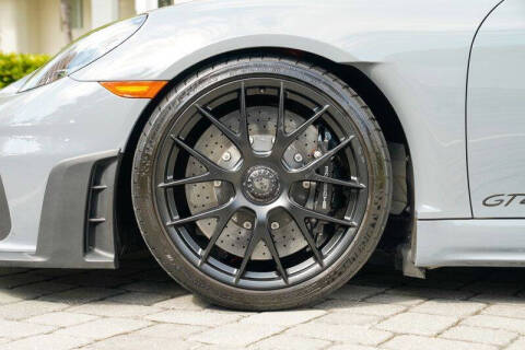 2024 Porsche 718 Cayman GT4 RS