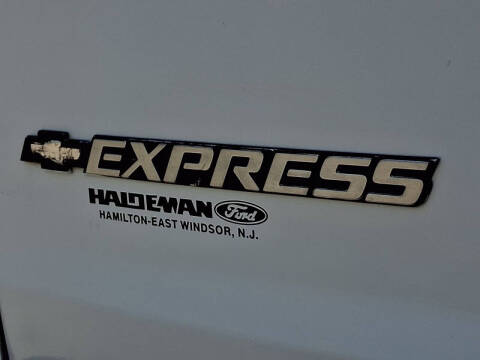 2022 Chevrolet Express 2500