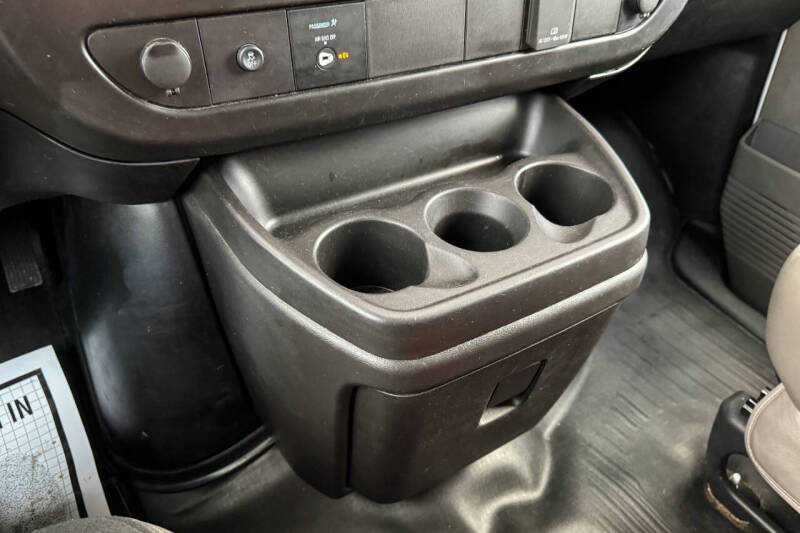 2024 Chevrolet Express 2500