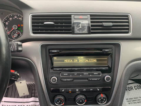 2014 Volkswagen Passat 1.8T Wolfsburg Edition PZEV