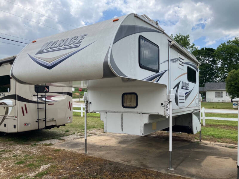 2009 Lance Camper 1181