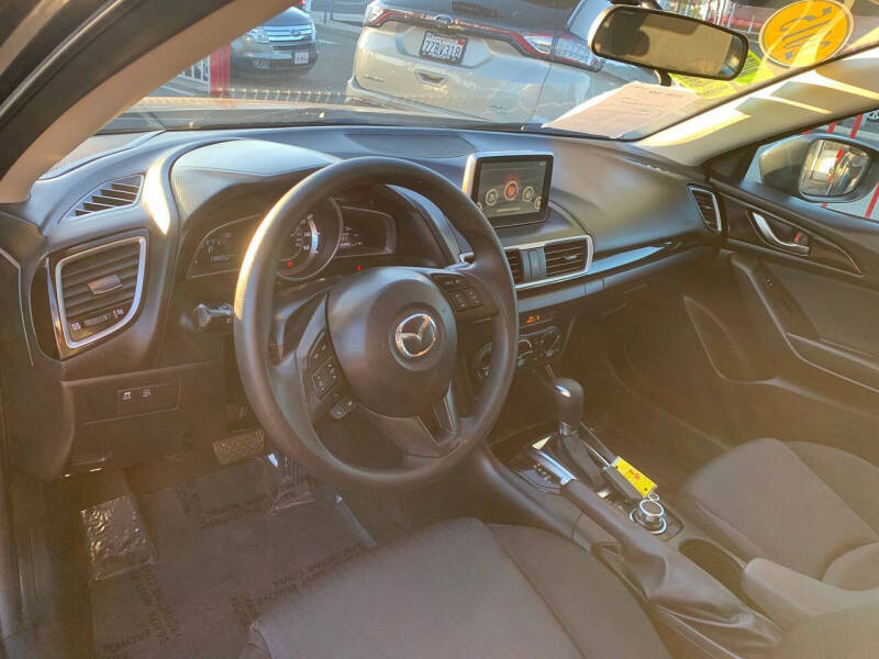 2015 Mazda MAZDA3 i Sport