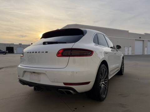 2016 Porsche Macan Turbo