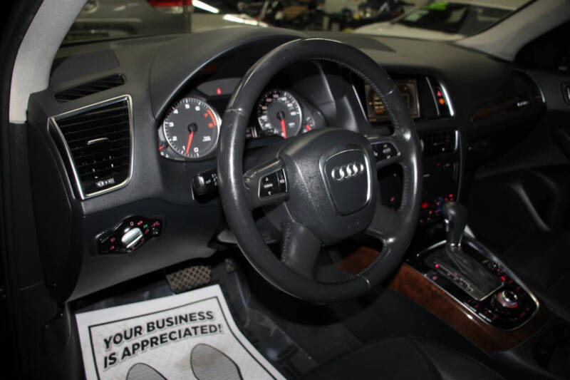 2011 Audi Q5 2.0T quattro Premium Plus