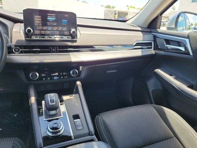 2024 Mitsubishi Outlander ES