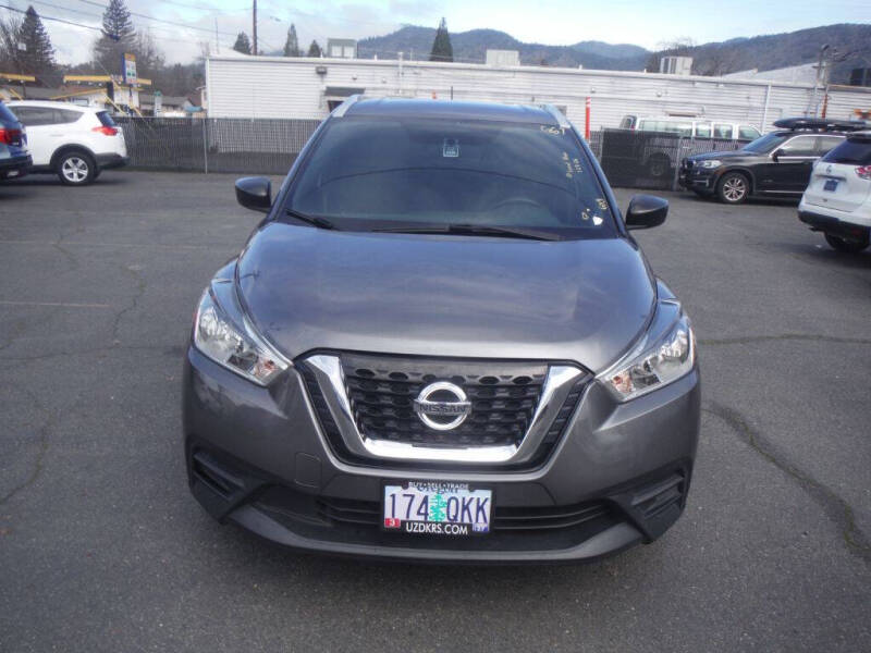 2019 Nissan Kicks S