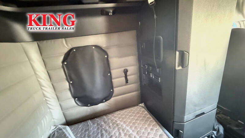 2024 Freightliner Cascadia