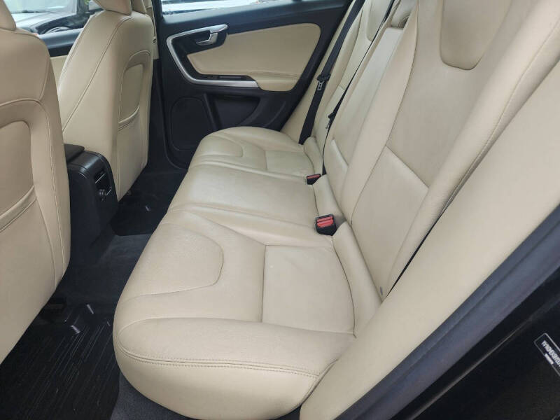 2017 Volvo V60 T5 Premier