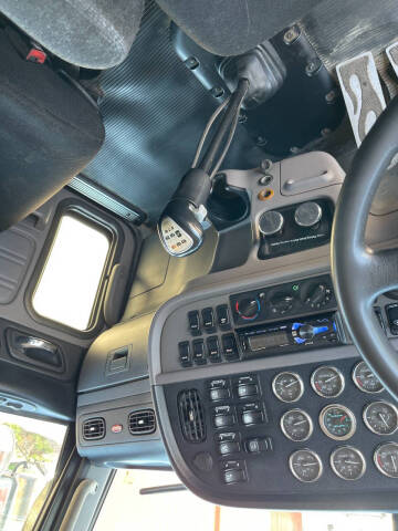 2015 Peterbilt 389