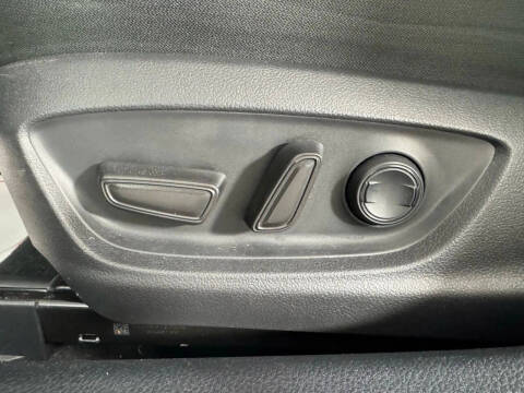 2021 Toyota Camry Hybrid LE