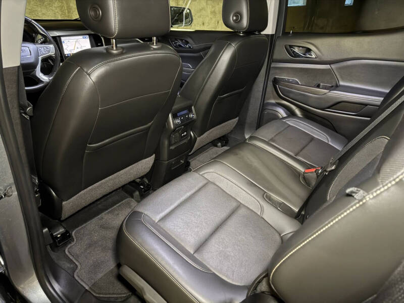 2020 GMC Acadia SLT