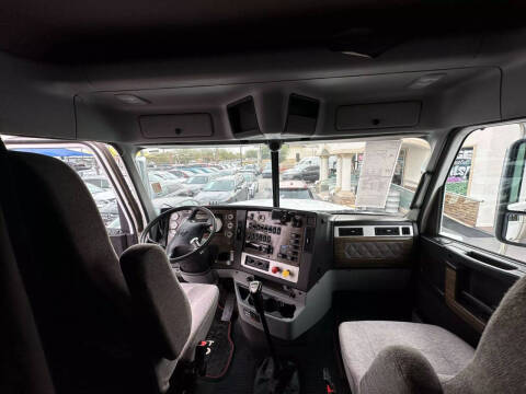 2019 Freightliner Coronado 122 SD